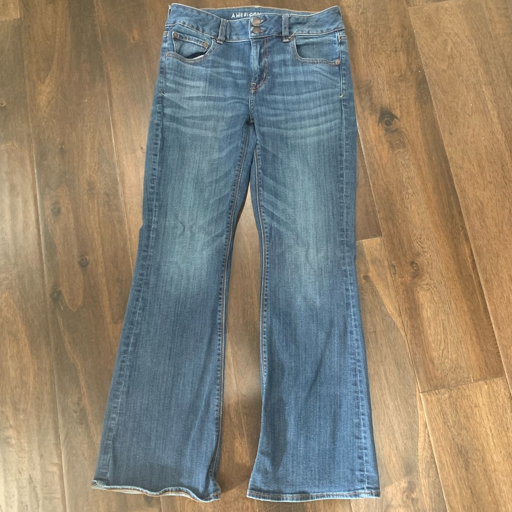 American Eagle Flare jean 8 short